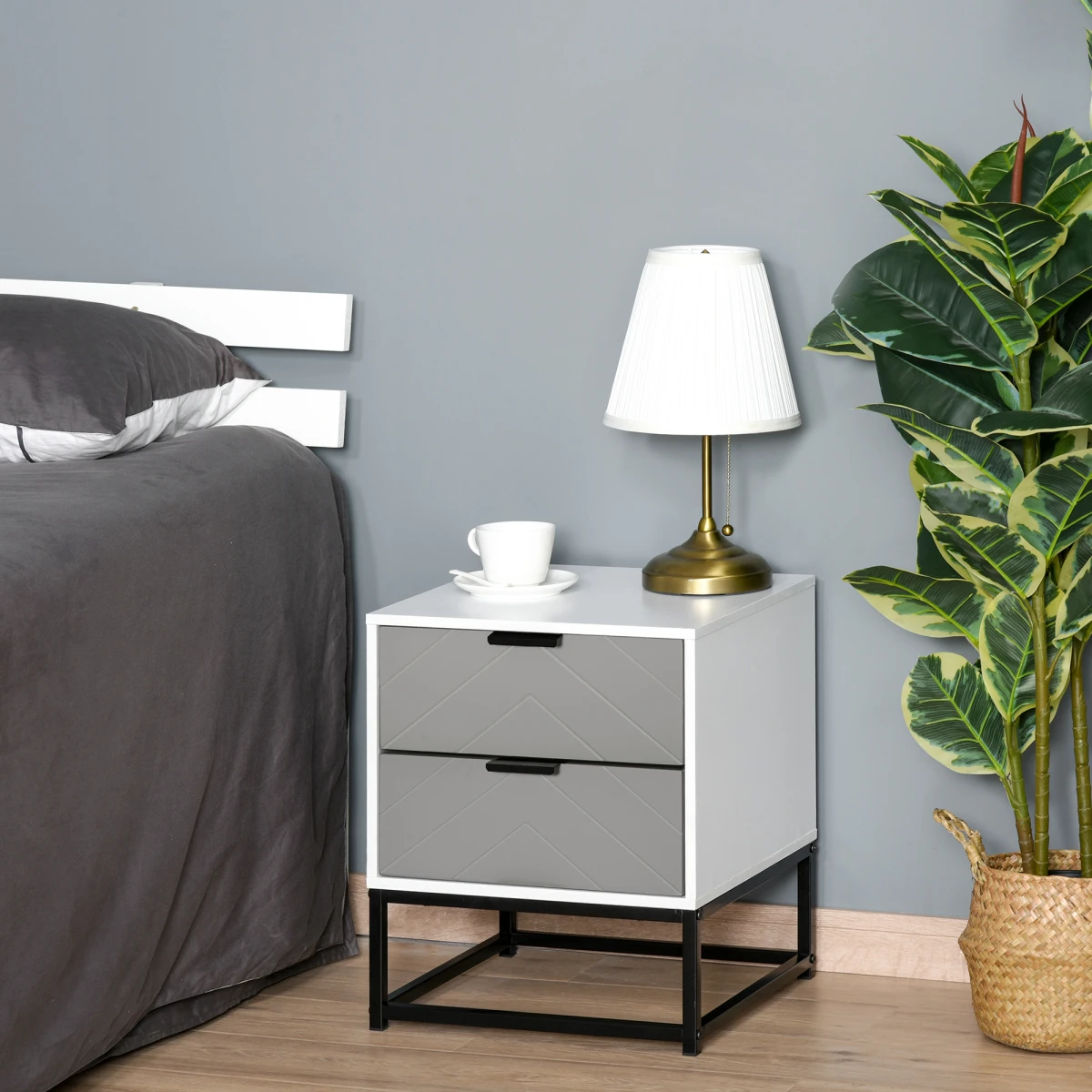 HOMCOM Premium Bedside Cabinet Compact With Chevron Pattern Drawers And Metal Base For Bedroom Storage - Bedside Table
