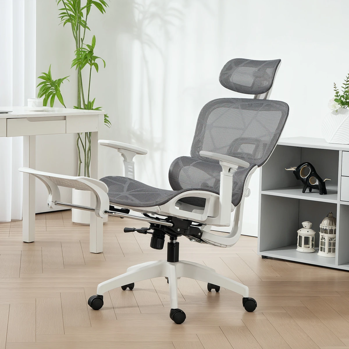 HOMCOM Ergonomic Office Chair Height Adjustable 3D Armrests 135 Degree Recline Mesh Back For Home Office by HOMCOM