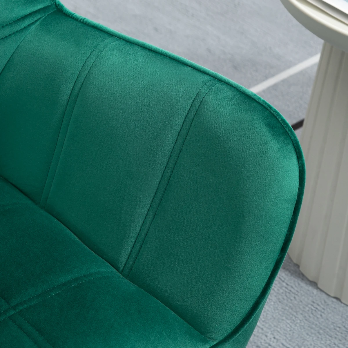 HOMCOM Luxe Velvet Accent Chair Wide Arms Slanted Back Green by HOMCOM