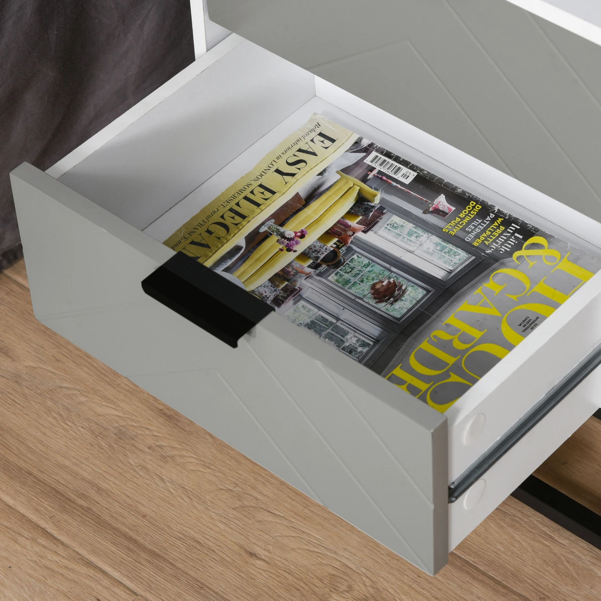 HOMCOM Premium Bedside Cabinet Compact With Chevron Pattern Drawers And Metal Base For Bedroom Storage - Bedside Table