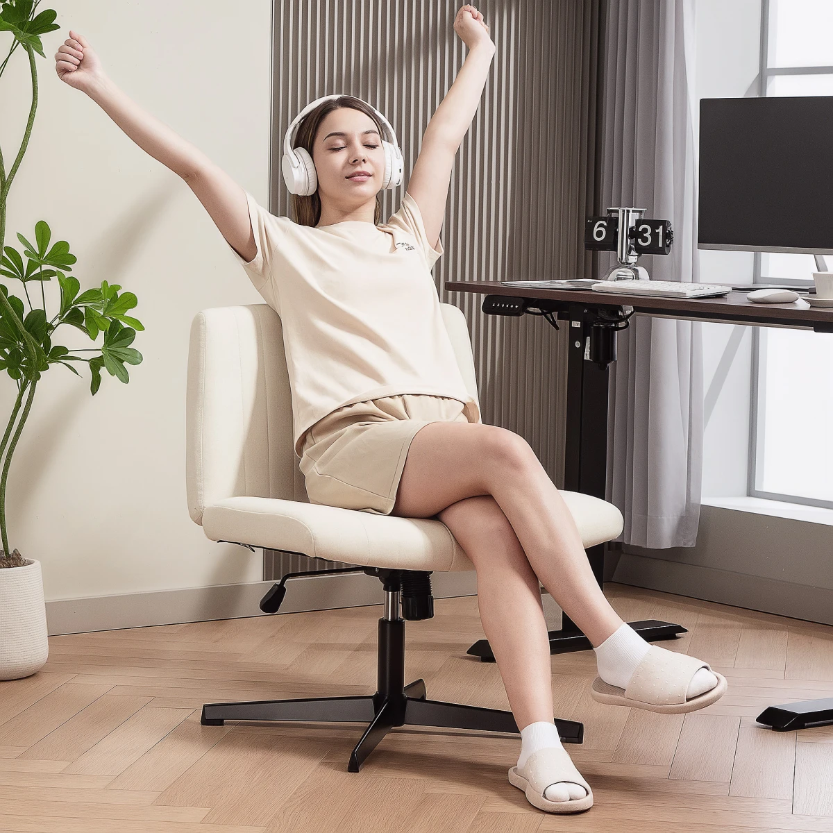 Premium Office Chair 61cm Breathable Tilt For Home by N/A