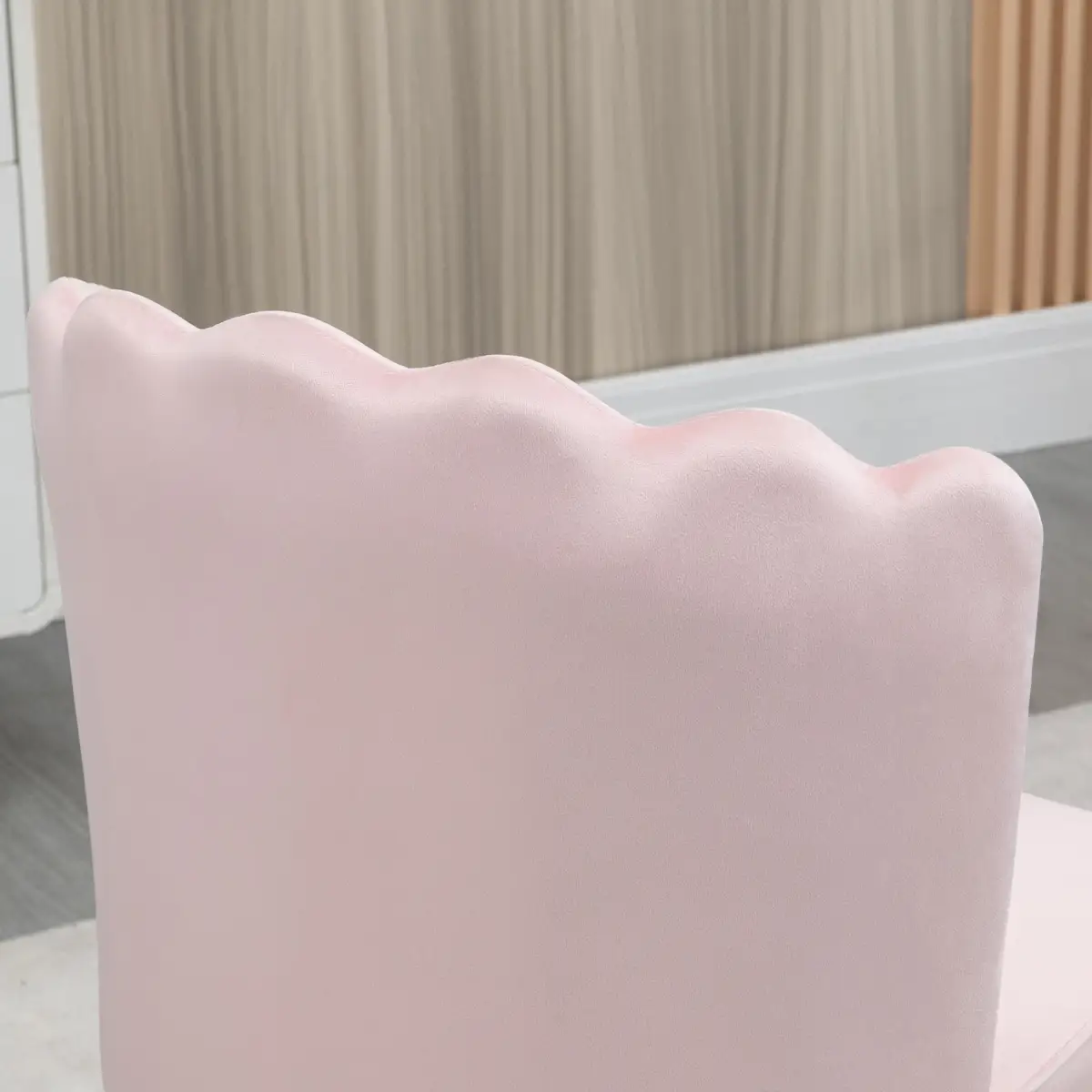 HOMCOM Velvet-Feel Shell Luxe Accent Chair Home Bedroom Lounge with Metal Legs Pink - Accent Chair