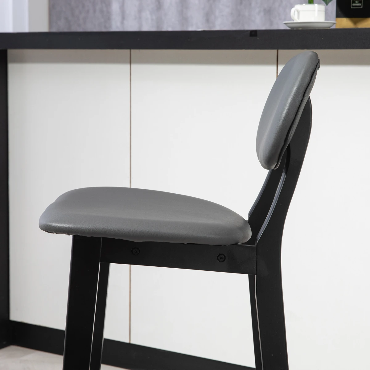 HOMCOM Breakfast Bar stools Set of 2 with PU Leather Cover, Wood Legs, Brown by HOMCOM