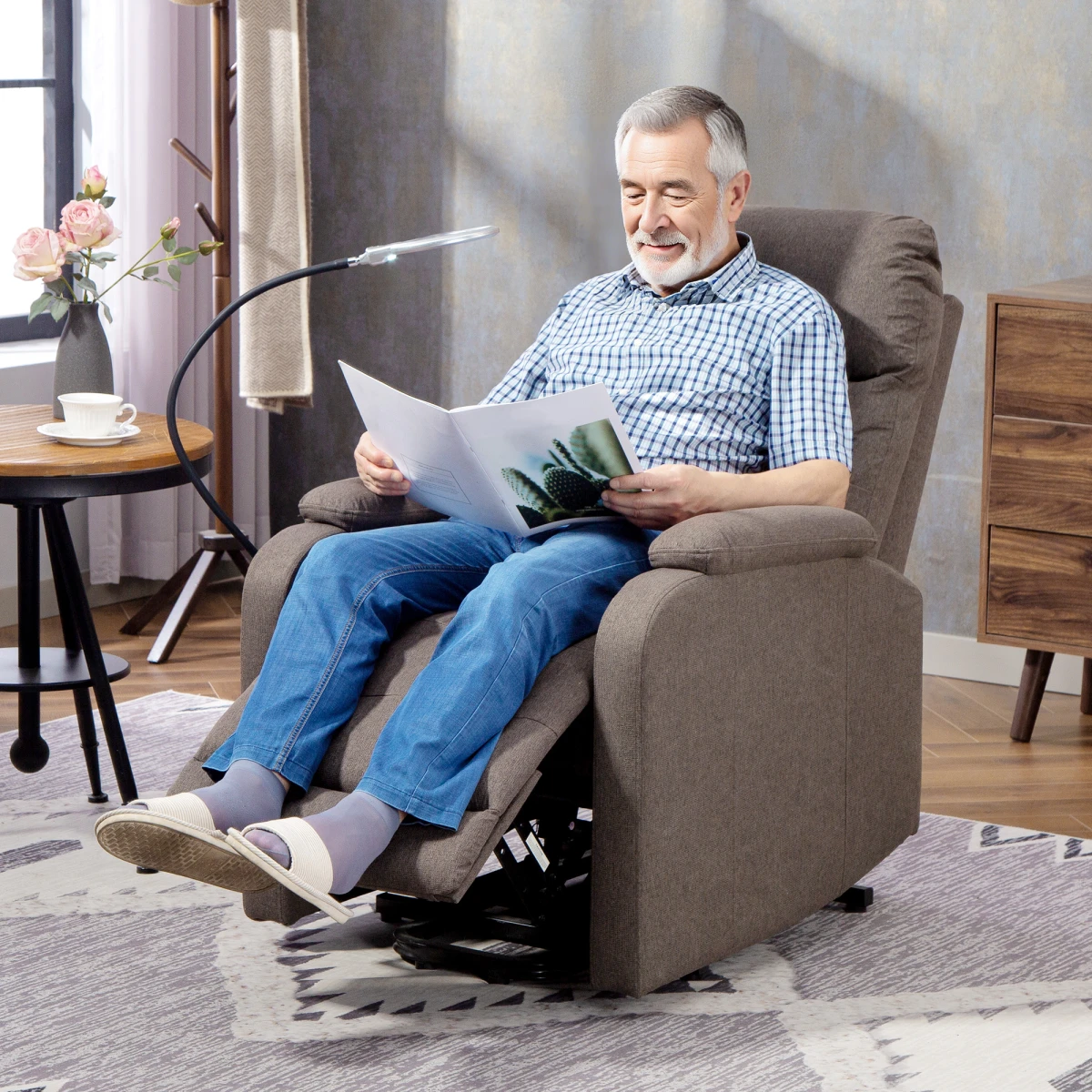 HOMCOM Linen Fabric Electric Recliner Standard Size With Remote Control And LED Magnifying Light For Home Use by HOMCOM