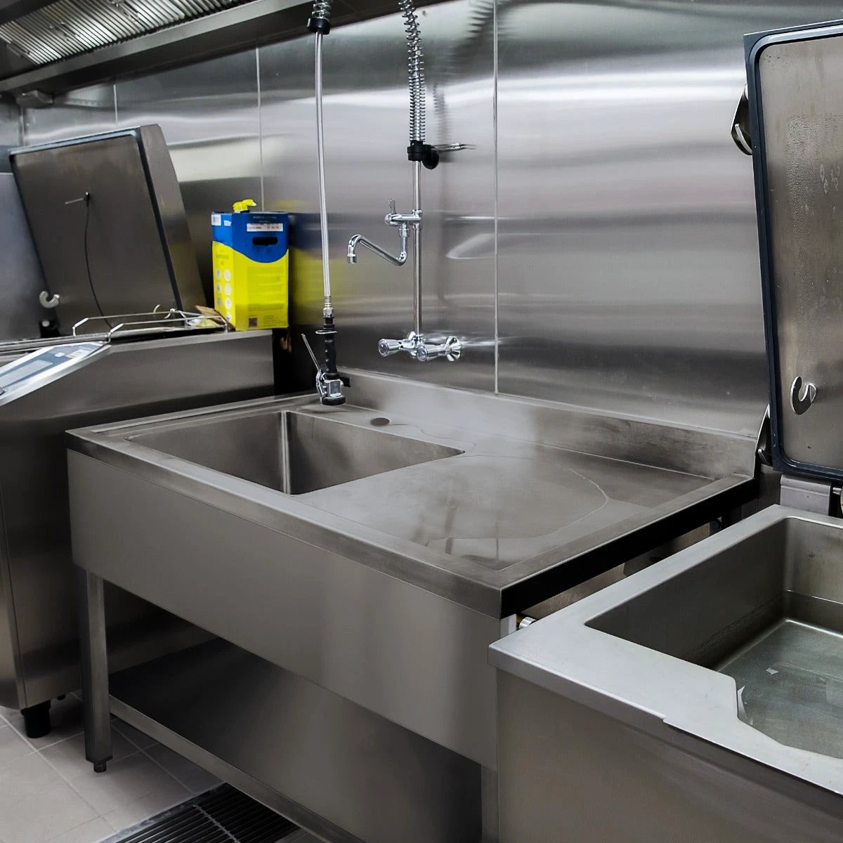Monster Shop KuKoo Stainless Steel Catering Sink - Right Hand Drainer -