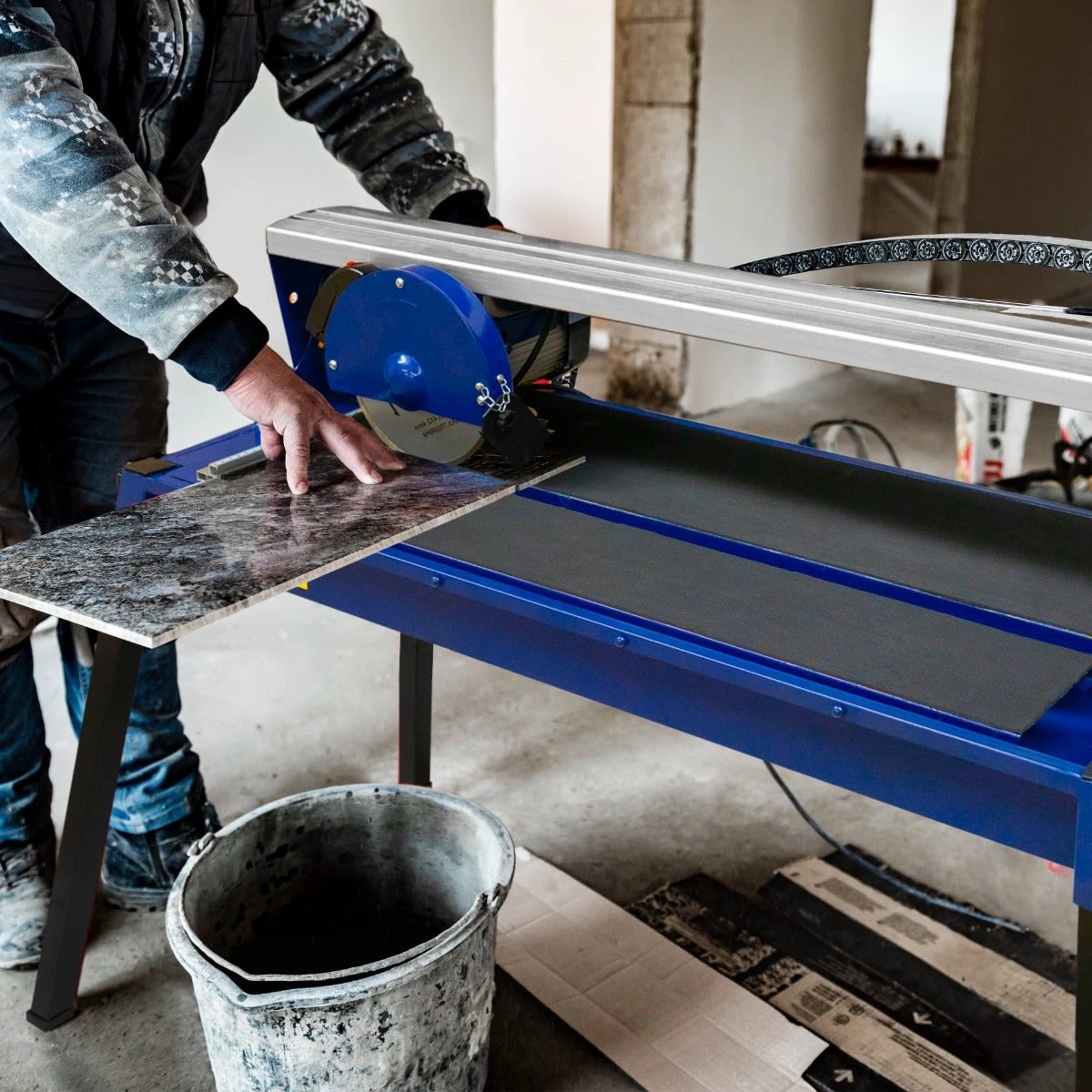 Wet Tile Cutter Bench - 720mm / 800W by Monster Shop