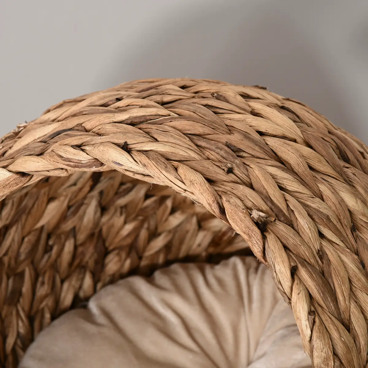 PawHut Wicker Cat House, Raised Cat Bed with Cylindrical Base, 42 x 33 x 52cm - Cat House
