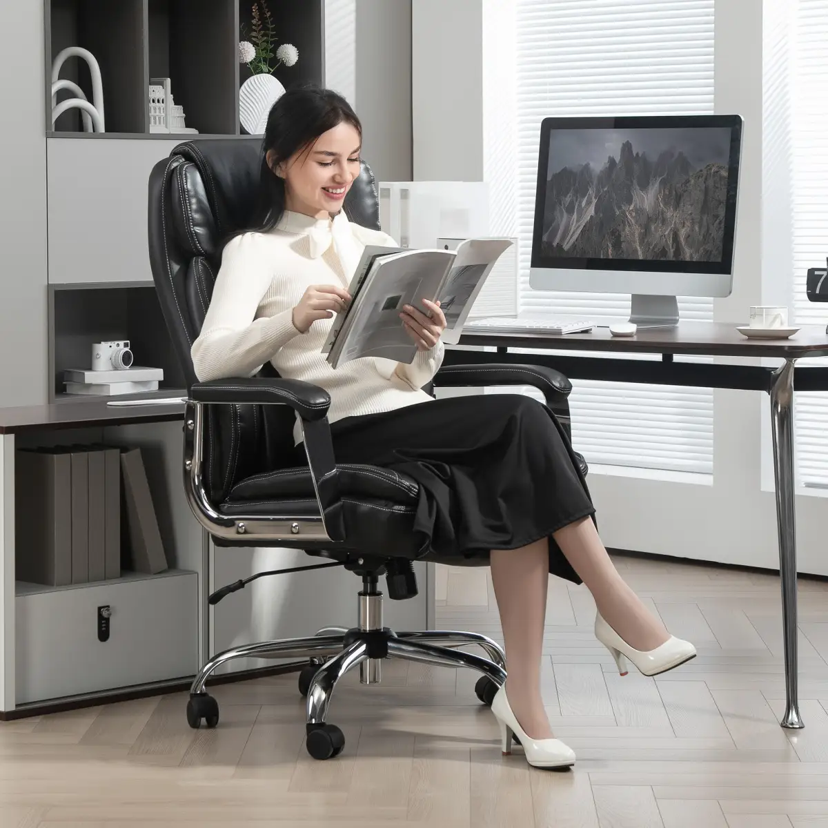HOMCOM HOMCOM Faux Leather Desk Chair with Adjustable Height, 227kg 500LBS, Black - Office Chair