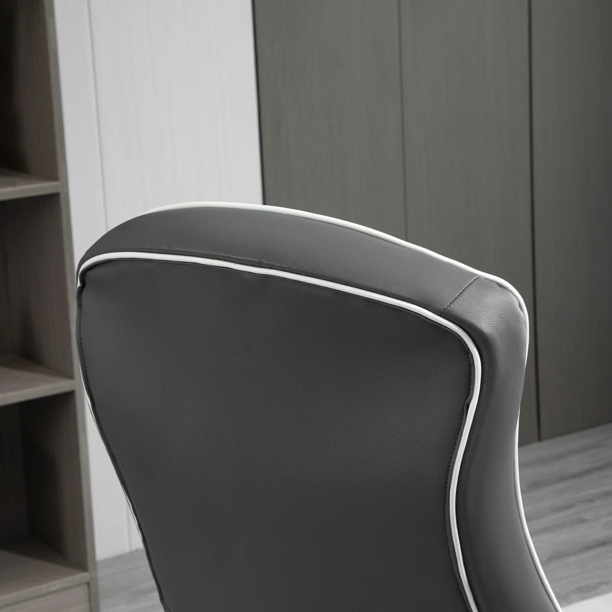 Premium Gaming Chair Height 109-115cm Flip Up Armrests And Swivel Base For Gamers And Home Office by Vinsetto