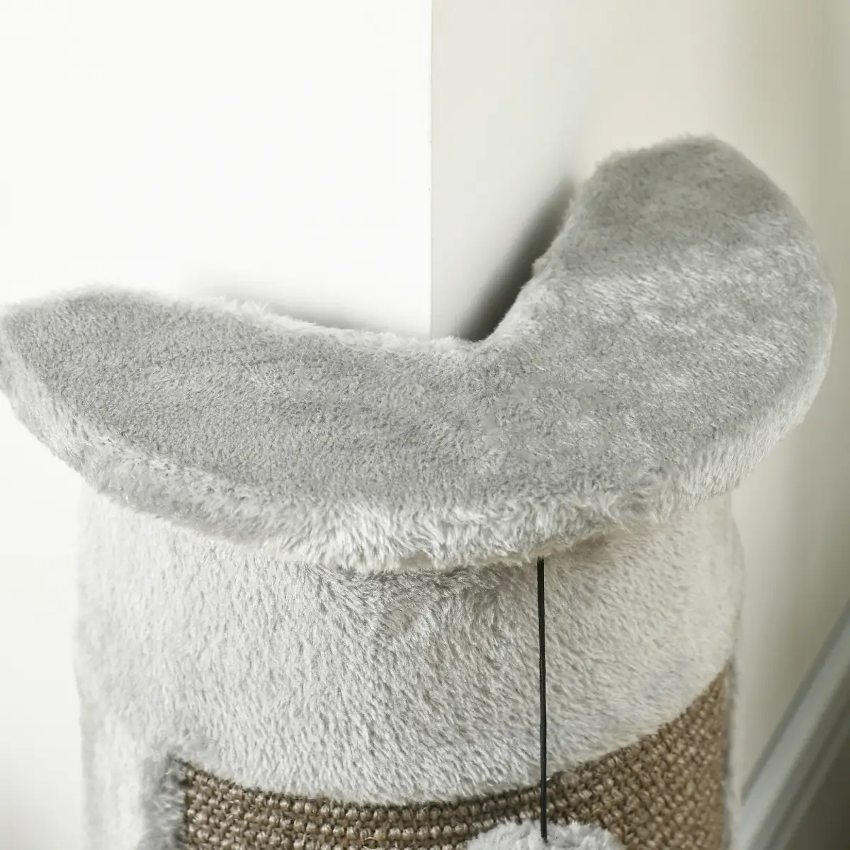 PawHut 58cm Corner Cat Scratching Post for Wall w/ Covered Plush, Sisal Rope, Toy Balls - Cat Tree
