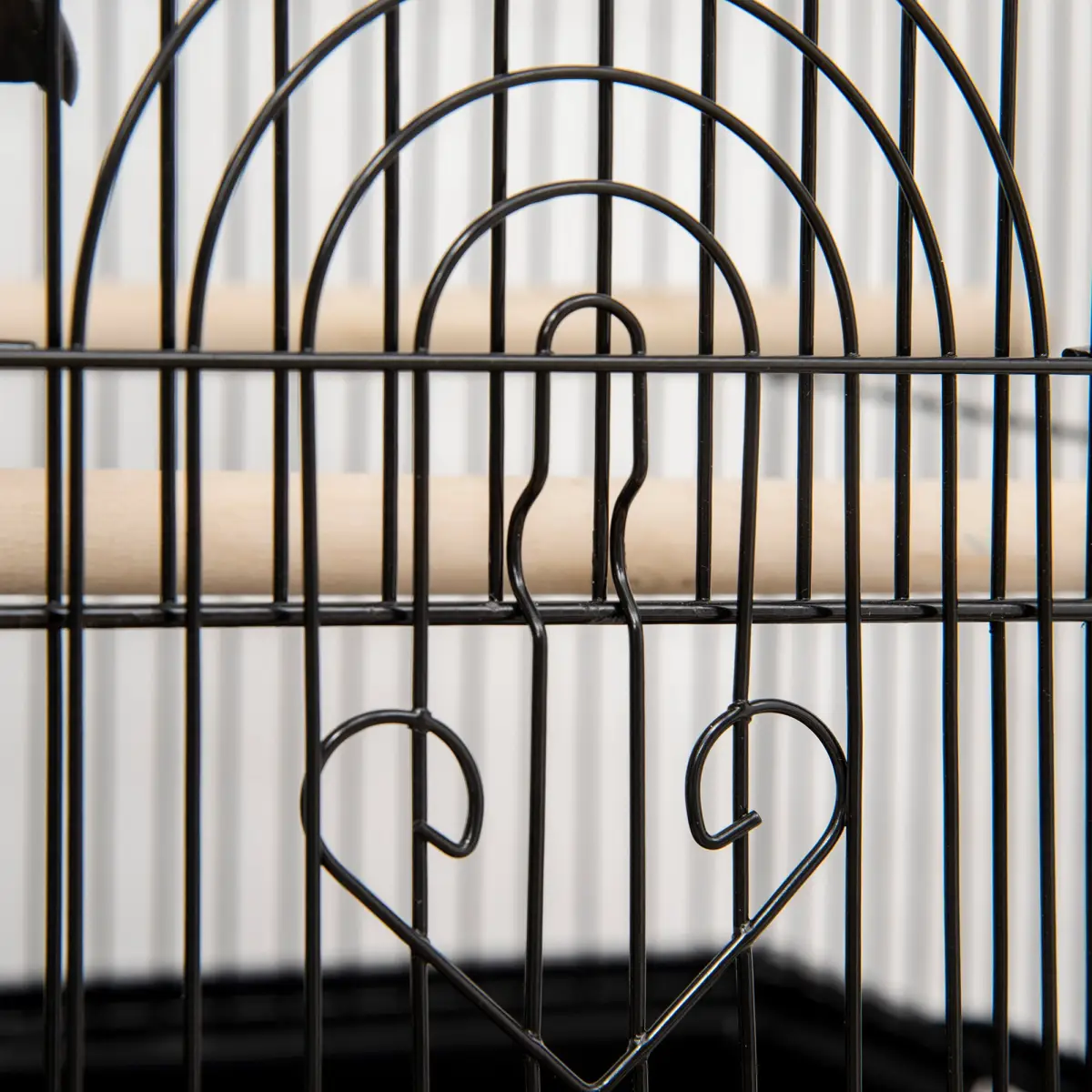PawHut Metal Bird Cage w/ Plastic Perch Food Container Handle 50.5 x 40 x 63cm Black - Bird Cage