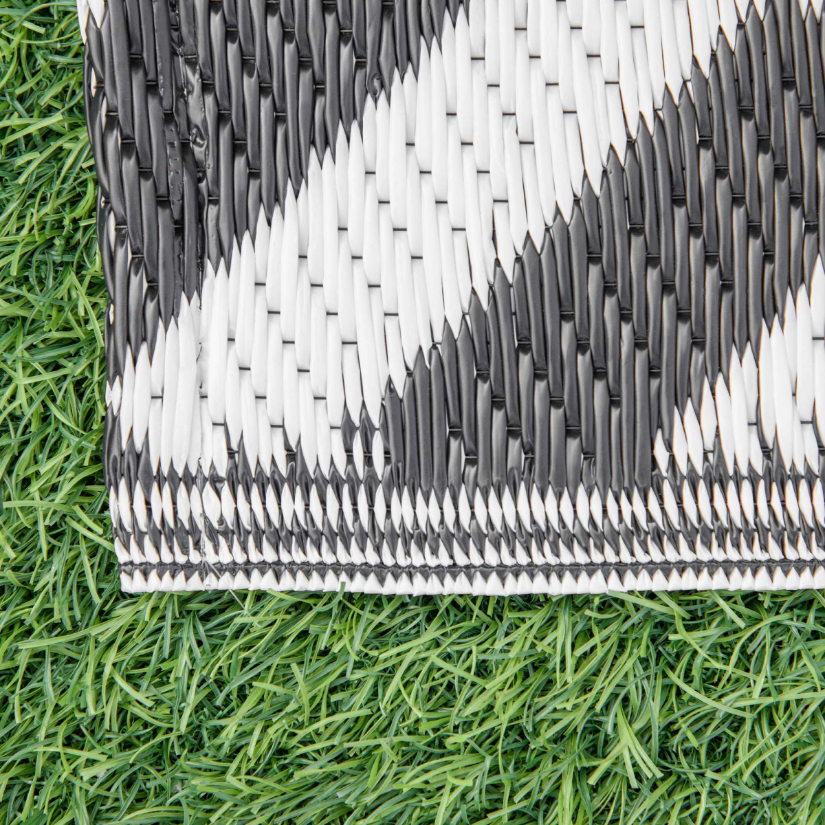 Outsunny Outsunny 182x274cm Reversible Outdoor Rug Portable Plastic Straw RV Camping Mat - Rug