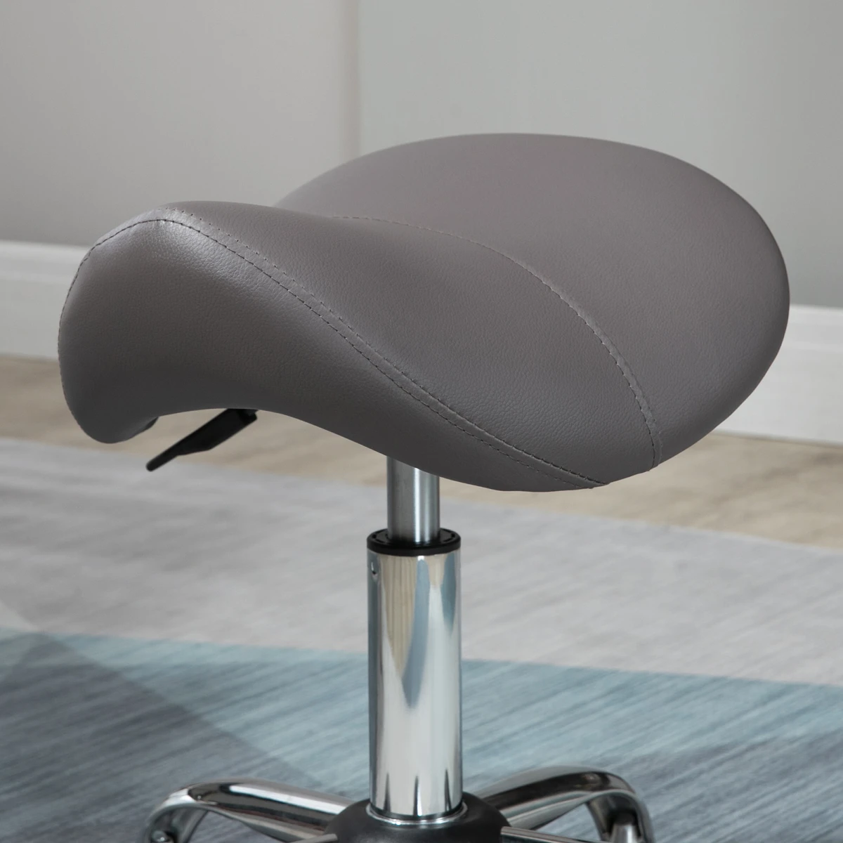 HOMCOM HOMCOM Saddle Stool 49-61cm Ergonomic Hair Salon - Bar Stool