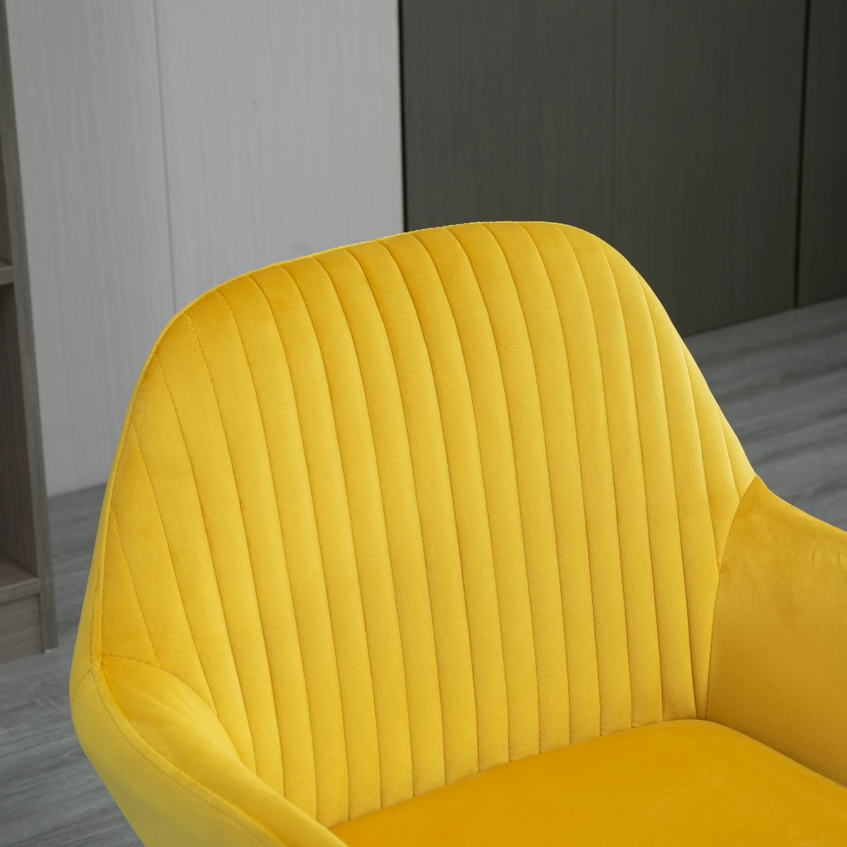 HOMCOM Velvet Accent Chair Compact Gold Base For Home Decor - Accent Chair