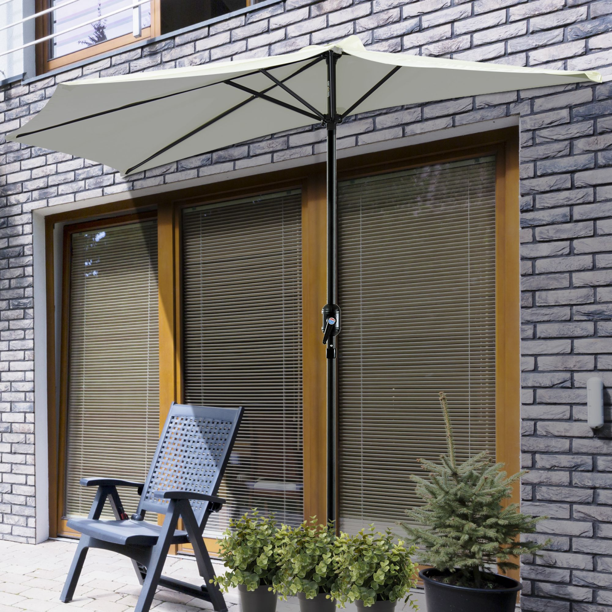 Outsunny 2.7 m Half Round Umbrella Parasol - Parasol