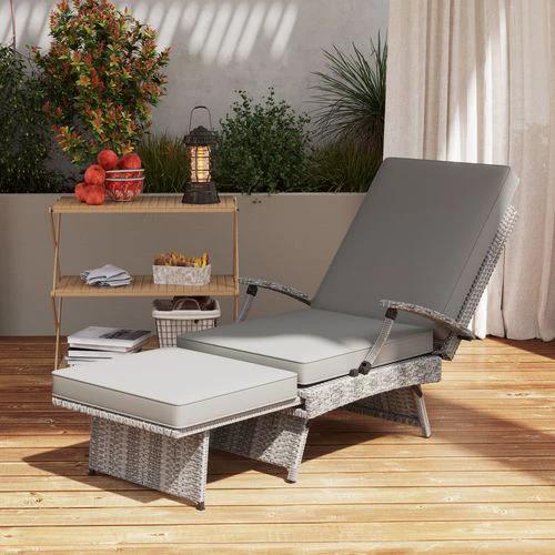Outsunny Outsunny Foldable Rattan Garden Recliner Chair with Cushion and Footrest for Outdoor Relaxation and Comfort - Sun Lounger