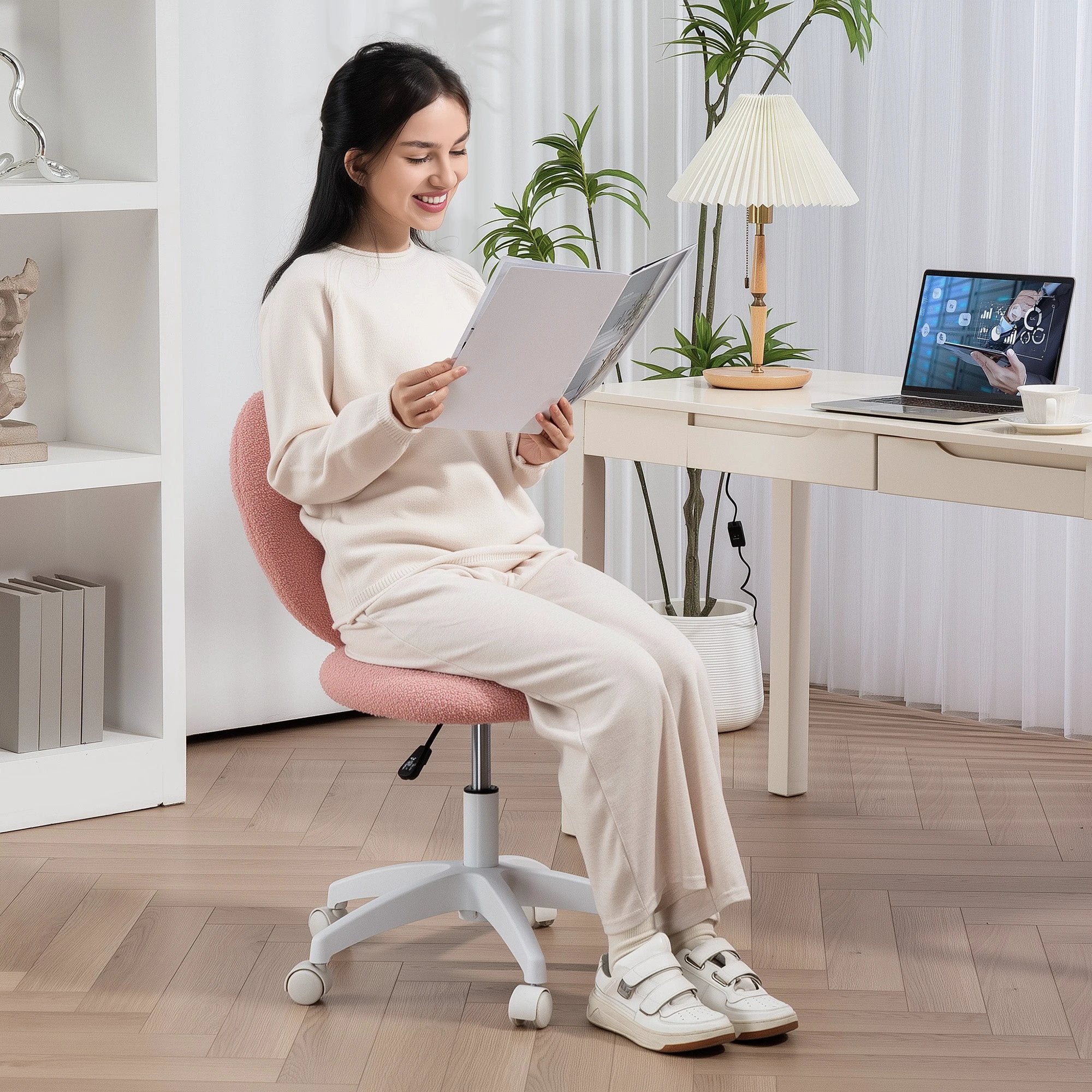 HOMCOM Armless Heart Desk Chair 16in Plush Fleece Vanity by HOMCOM