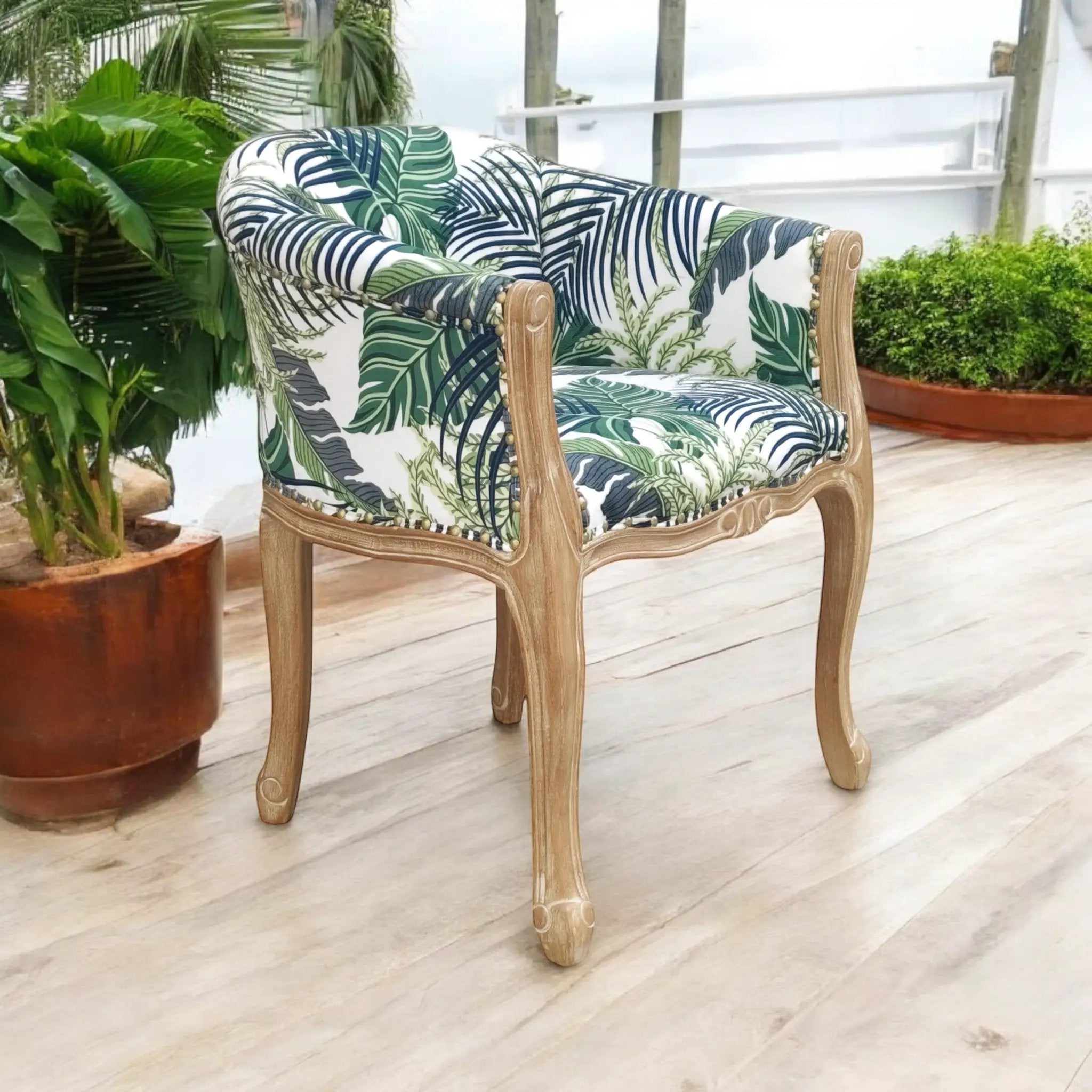 MSL NATURAL FR PALM LEAF FABRIC LOUIS CHAIR -