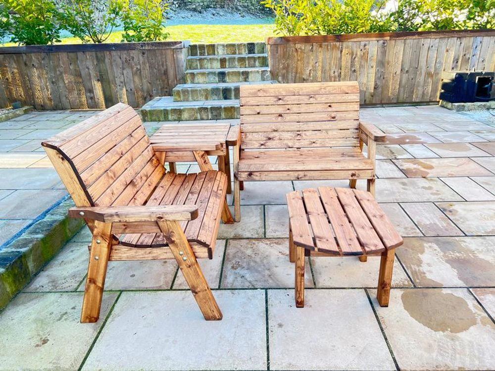 Burghley Garden Set by Charles Taylor Trading