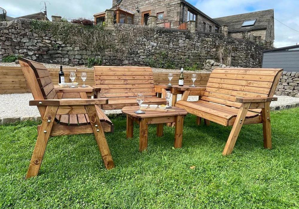 Burghley Garden Set by Charles Taylor Trading