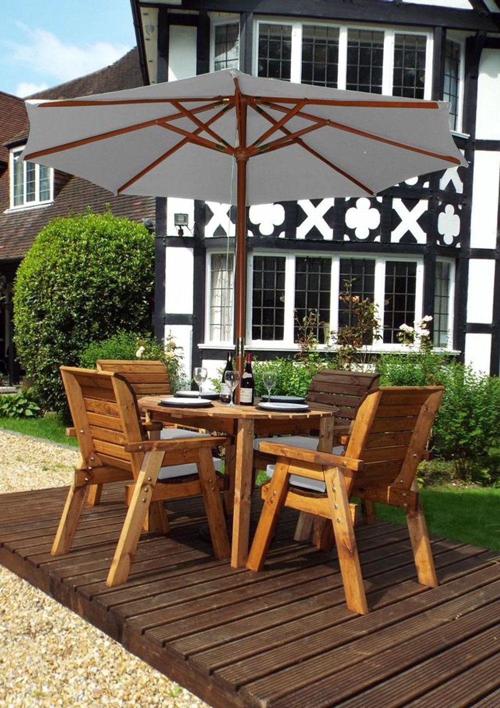 Charles Taylor Trading Four Seater Round Table Garden Set - Uncategorized Garden Set