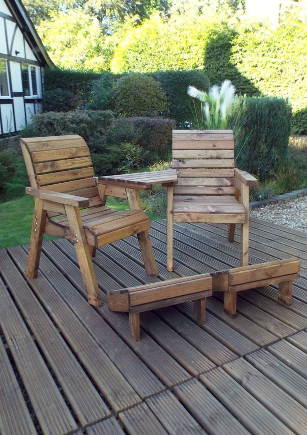 Deluxe Lounger Garden Set Angled by Charles Taylor Trading