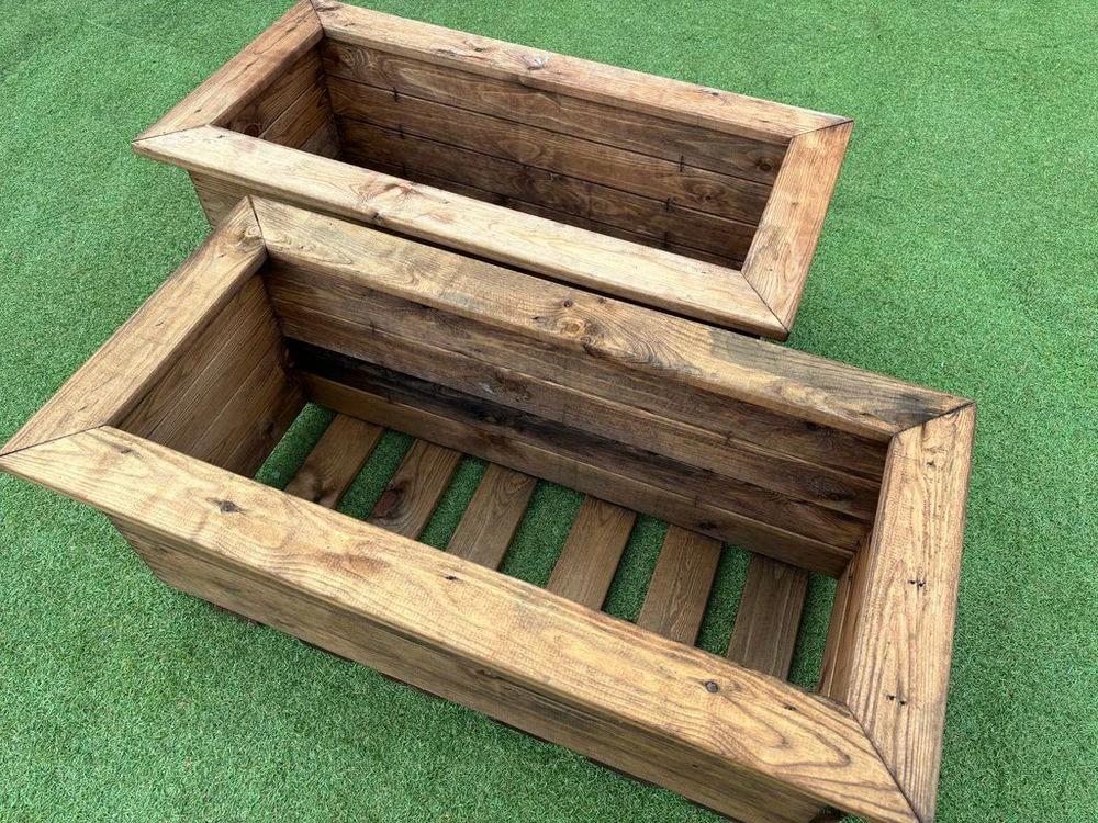 Wooden Trough Garden Set by Charles Taylor Trading