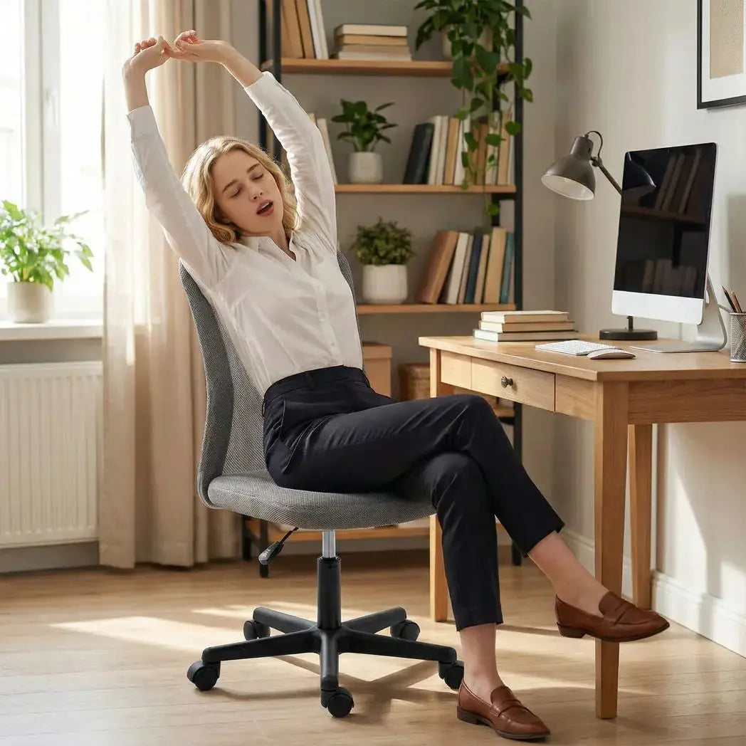 Vinsetto Computer Desk Chair, Mesh Office Chair with Adjustable Height and Swivel Wheels, Armless Study Chair, Grey - from Vinsetto