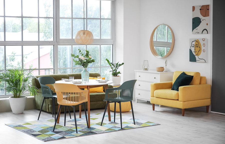living room table and chairs